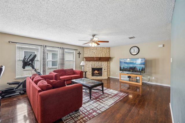 1577 Chivalry Lane, Little Elm, TX 75068