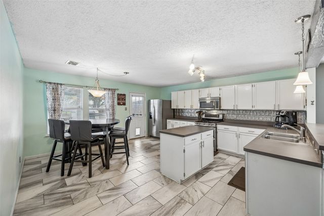 1577 Chivalry Lane, Little Elm, TX 75068