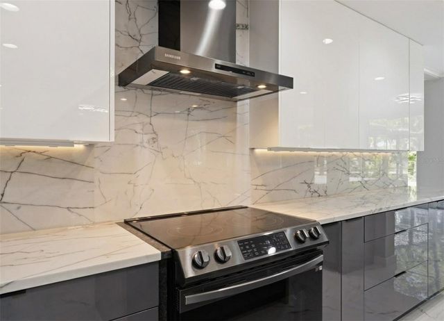 4942 HUBNER CIRCLE, Sarasota, FL 34241