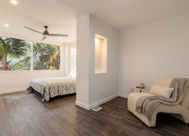 4942 HUBNER CIRCLE, Sarasota, FL 34241