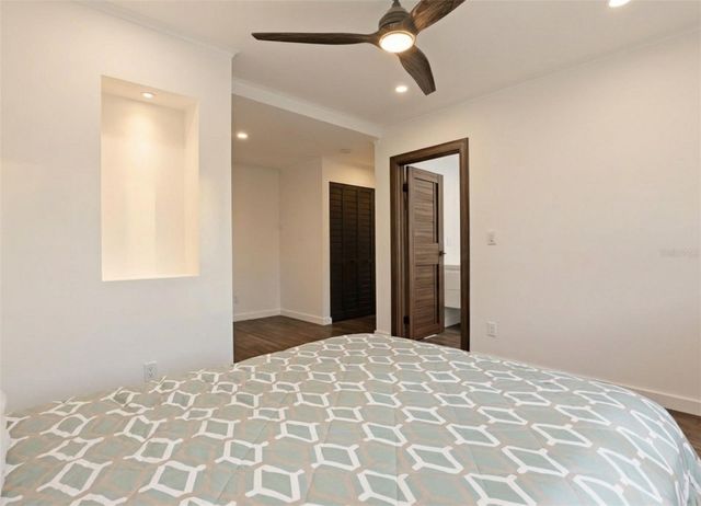 4942 HUBNER CIRCLE, Sarasota, FL 34241