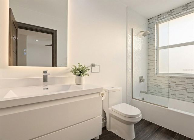 4942 HUBNER CIRCLE, Sarasota, FL 34241