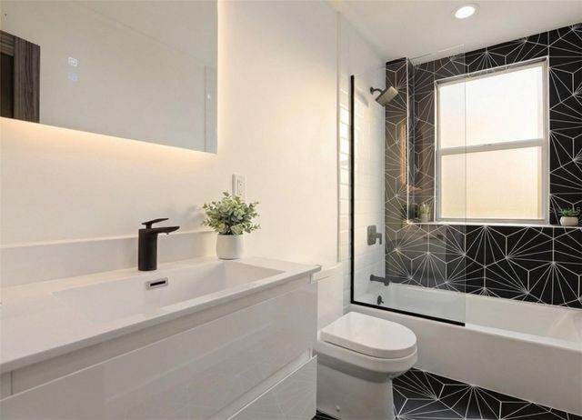 4942 HUBNER CIRCLE, Sarasota, FL 34241