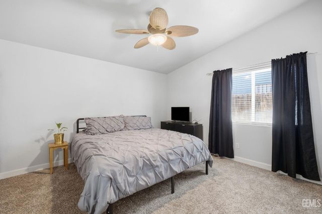 316 El Fuerte Avenue, Bakersfield, CA 93307
