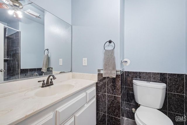 316 El Fuerte Avenue, Bakersfield, CA 93307