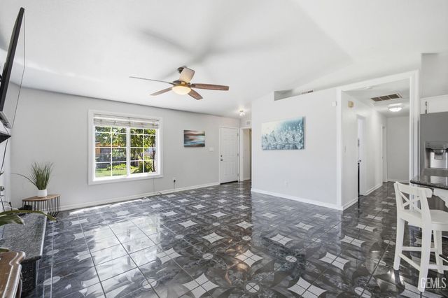 316 El Fuerte Avenue, Bakersfield, CA 93307