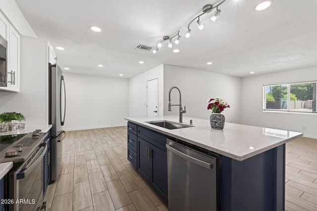 4716 E GREENWAY Street, Mesa, AZ 85205