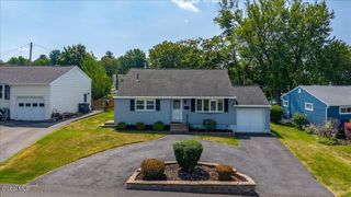 10 Dover Drive, Colonie, NY 12110