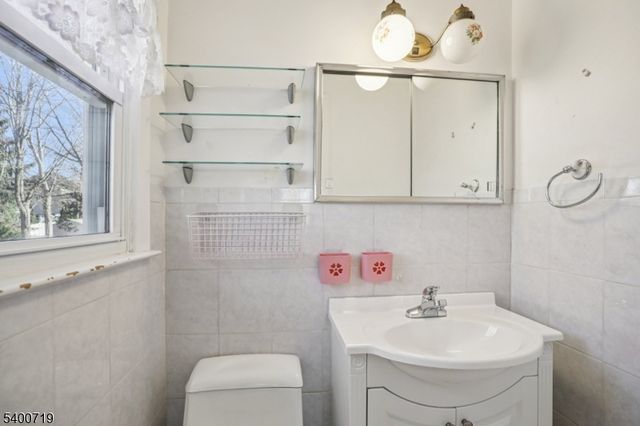 27 Stanford Pl, Wayne Twp., NJ 07470