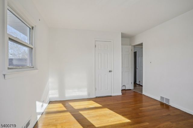 27 Stanford Pl, Wayne Twp., NJ 07470