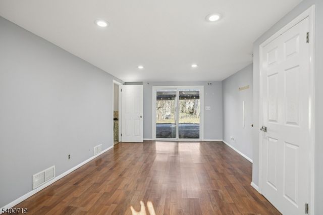 27 Stanford Pl, Wayne Twp., NJ 07470