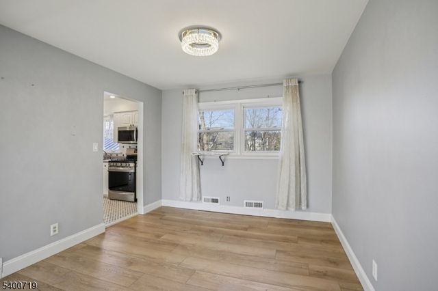 27 Stanford Pl, Wayne Twp., NJ 07470