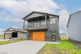 6715 66th Avenue S, Horace, ND 58047