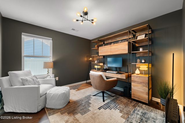 411 Washburn Ave, Lyndon, KY 40222