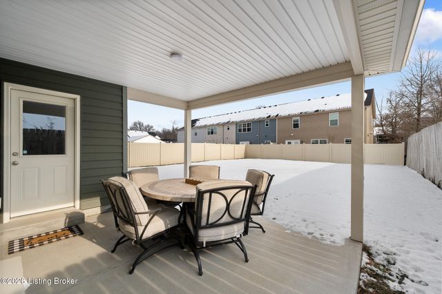 411 Washburn Ave, Lyndon, KY 40222