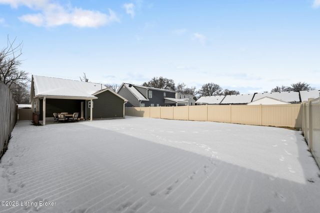 411 Washburn Ave, Lyndon, KY 40222