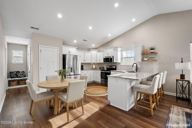 411 Washburn Ave, Lyndon, KY 40222