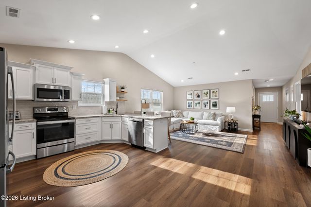 411 Washburn Ave, Lyndon, KY 40222