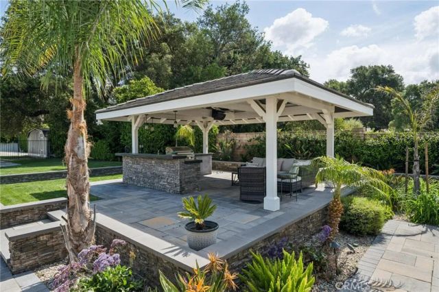 15949 Live Oak Springs Canyon Road, Canyon Country, CA 91387