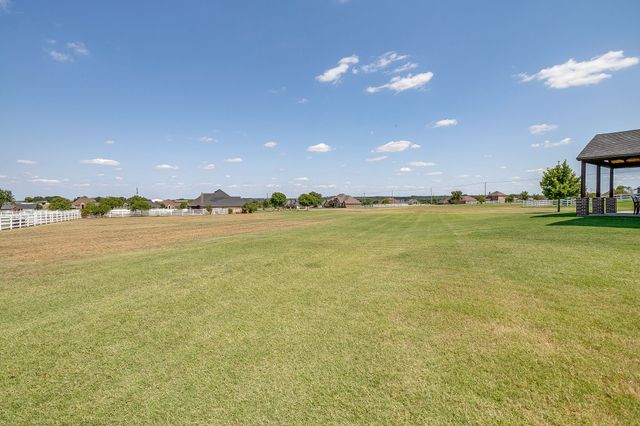 105 Legacy Downs Drive, Fort Worth, TX 76126