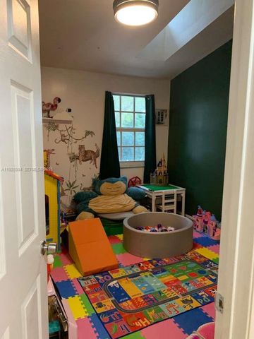 15228 SW 111th St, Miami, FL 33196