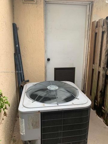 15228 SW 111th St, Miami, FL 33196