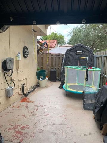 15228 SW 111th St, Miami, FL 33196