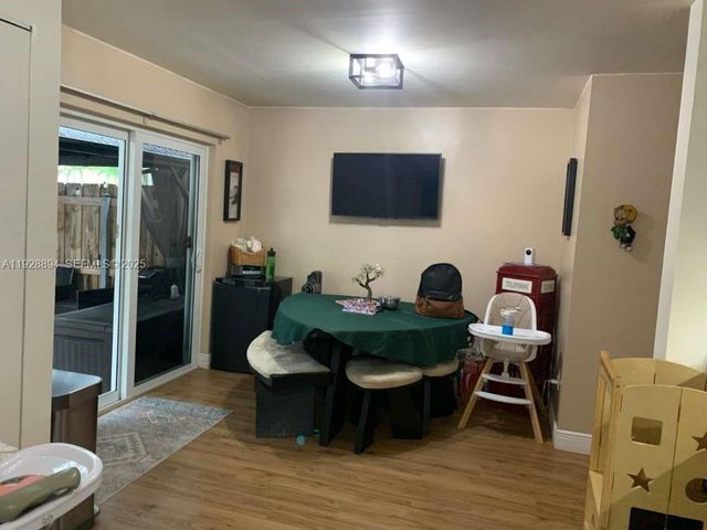 15228 SW 111th St, Miami, FL 33196