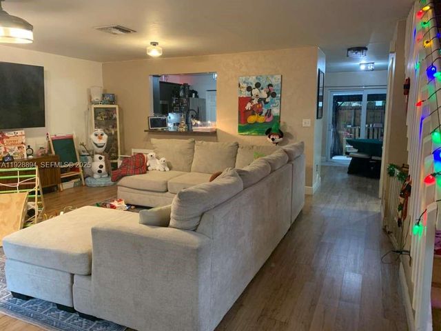 15228 SW 111th St, Miami, FL 33196