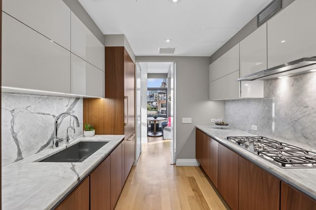 35 W 15th St Apt 12A, New York City, NY 10011