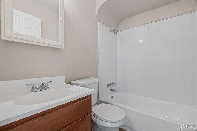9750 Lorna Lane, St Louis, MO 63136