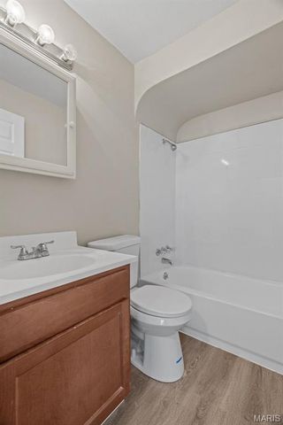 9750 Lorna Lane, St Louis, MO 63136