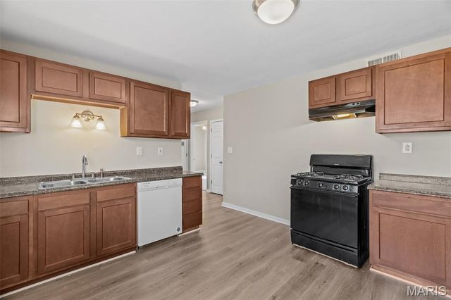 9750 Lorna Lane, St Louis, MO 63136