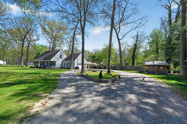 190 Hooper Rd, Smithville, TN 37166