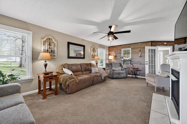 190 Hooper Rd, Smithville, TN 37166