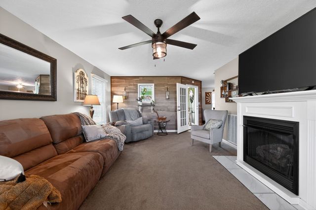190 Hooper Rd, Smithville, TN 37166