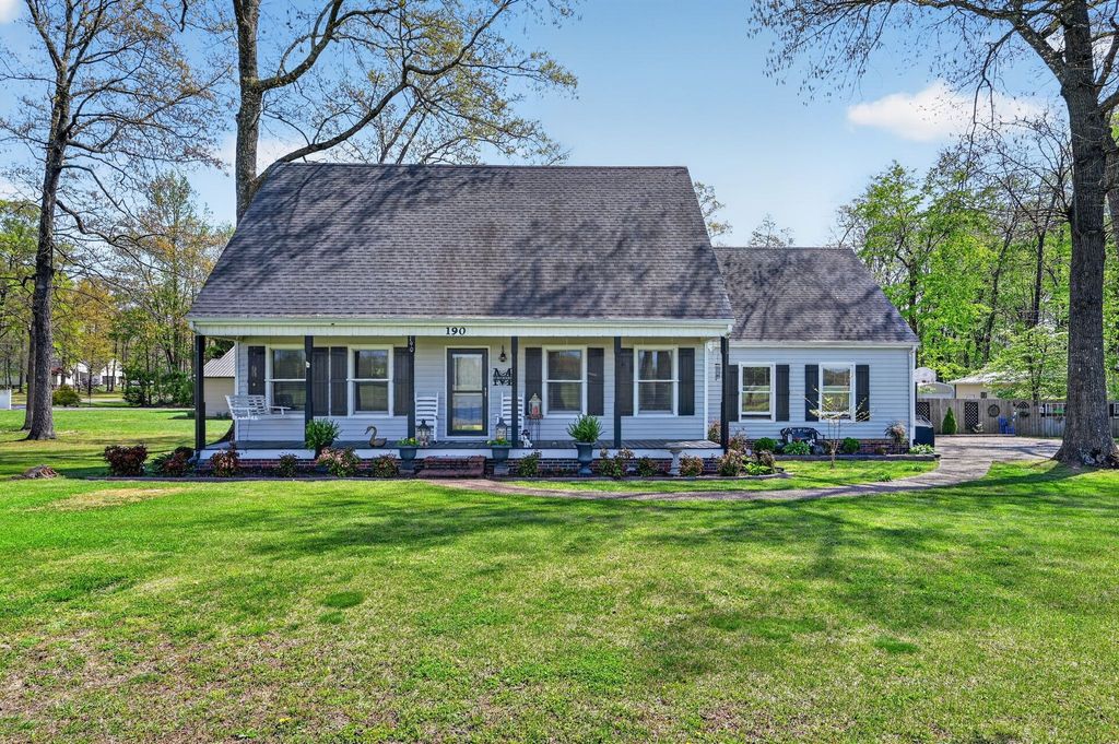 190 Hooper Rd, Smithville, TN 37166