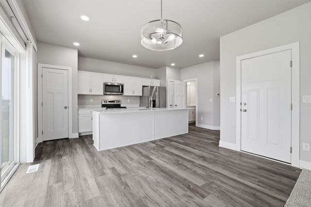 15230 Deerview Drive, Urbandale, IA 50323