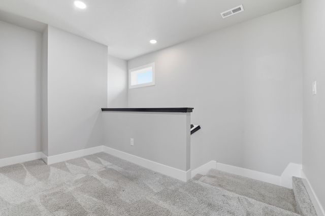 15230 Deerview Drive, Urbandale, IA 50323