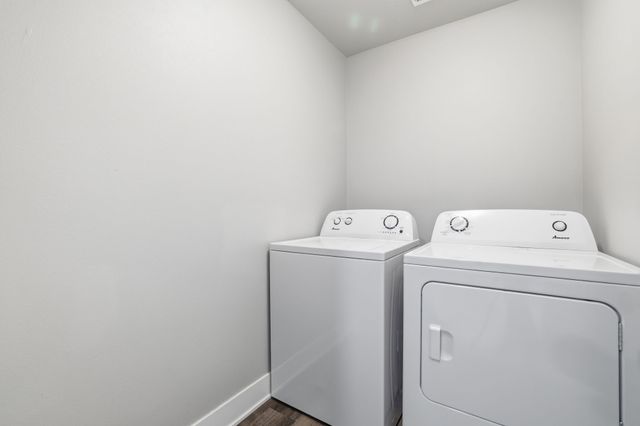 15230 Deerview Drive, Urbandale, IA 50323