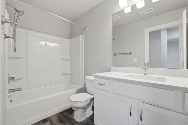 15230 Deerview Drive, Urbandale, IA 50323