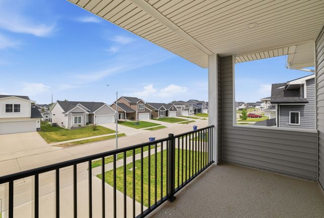 15230 Deerview Drive, Urbandale, IA 50323