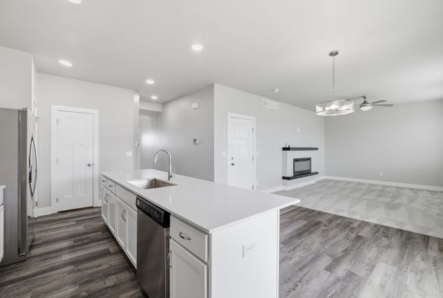 15230 Deerview Drive, Urbandale, IA 50323