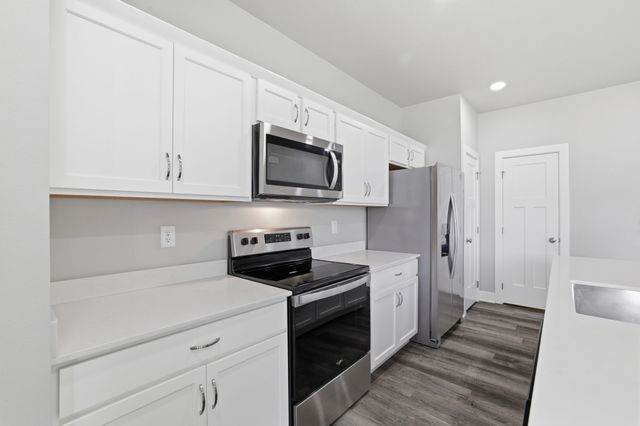 15230 Deerview Drive, Urbandale, IA 50323