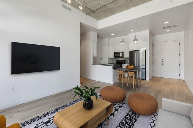 1501 E 4th ST 201, Austin, TX 78702