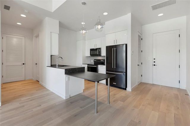 1501 E 4th ST 201, Austin, TX 78702