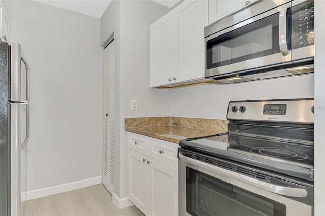 4006 CROCKERS LAKE BOULEVARD 26, Sarasota, FL 34238