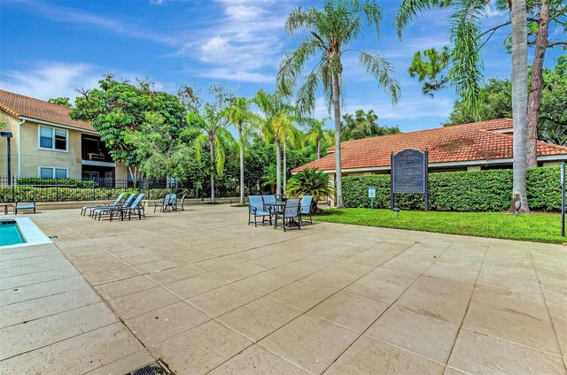 4006 CROCKERS LAKE BOULEVARD 26, Sarasota, FL 34238