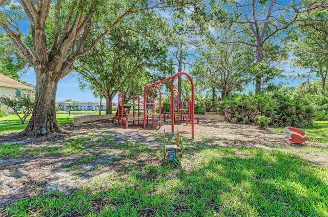 4006 CROCKERS LAKE BOULEVARD 26, Sarasota, FL 34238