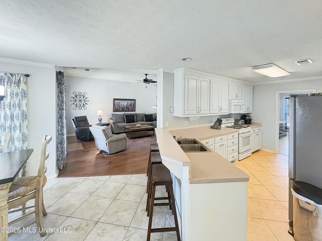 113 Twin Oaks Drive, Brandon, MS 39047